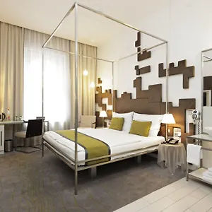pure-white.praguehotelsweb.com/